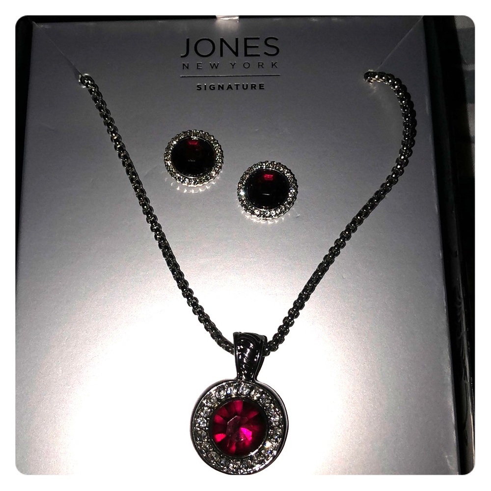 Jones NY necklace and earrings in deep red color
